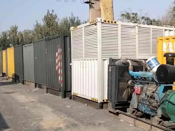 矿区200KW柴油发电机机组每小时油耗是多少？