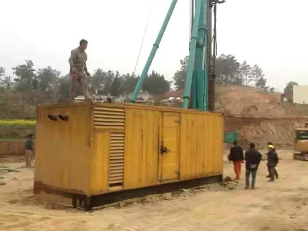 矿区如何判断水冷式机油散热器密封件是否需要更换?